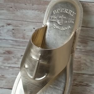 Sperry SEAPORT Gold Leather Thong Sandal size 7
